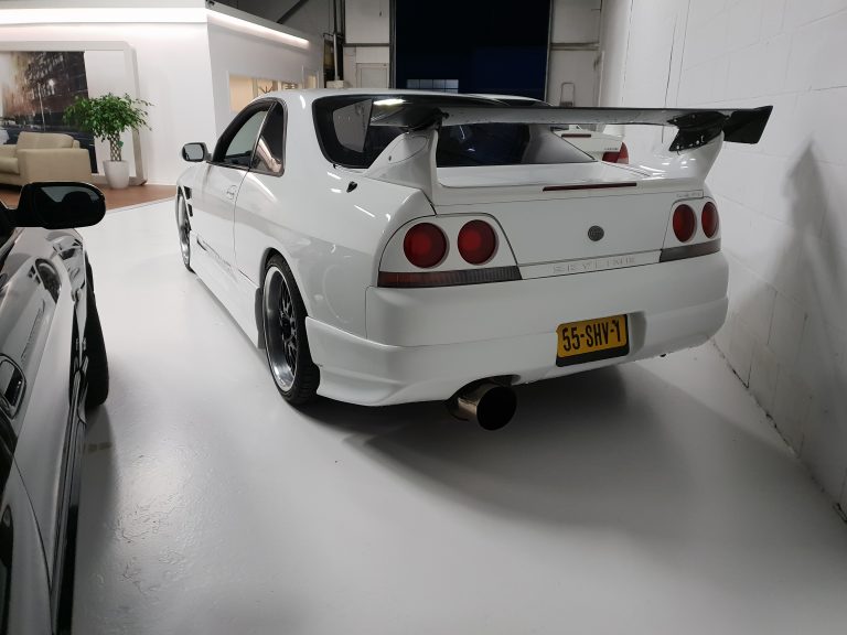 Nissan Skyline R33 GTST