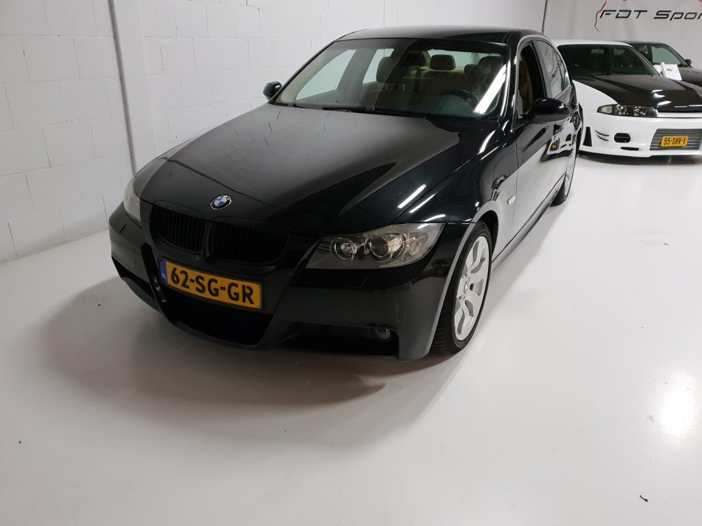 BMW 330i E90