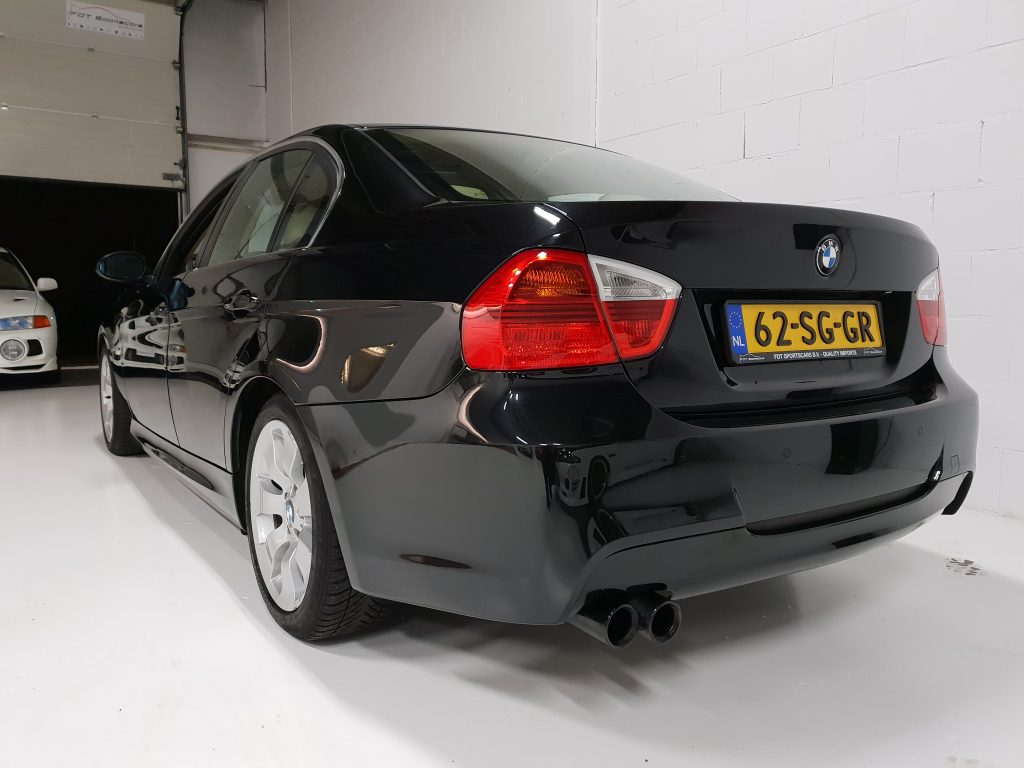 BMW 330i E90