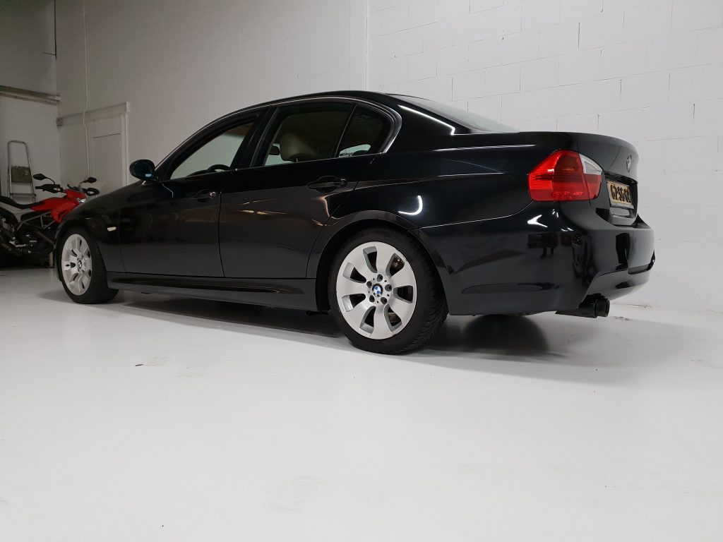 BMW 330i E90