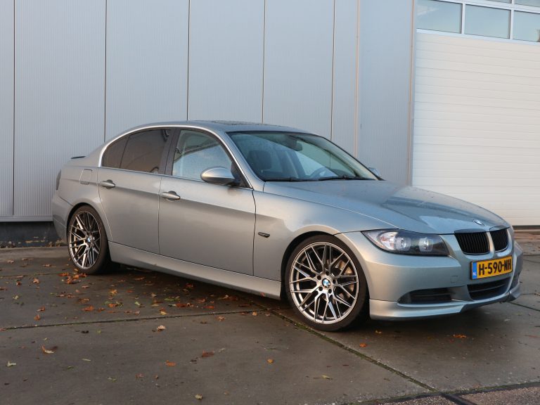 BMW 325i E90